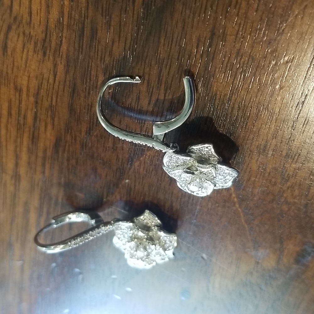 🌹Crystal Rose Earrings - Picture 3 of 5